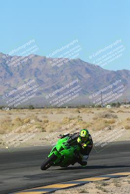 media/Jan-10-2025-CVMA Friday Practice (Fri) [[489e0da257]]/Group 4 and Trackday/Session 2 (Turn 4 Inside)/